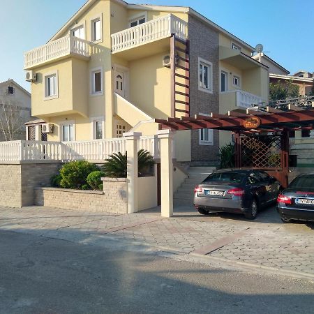 Apartments Sandra 티바트 외부 사진