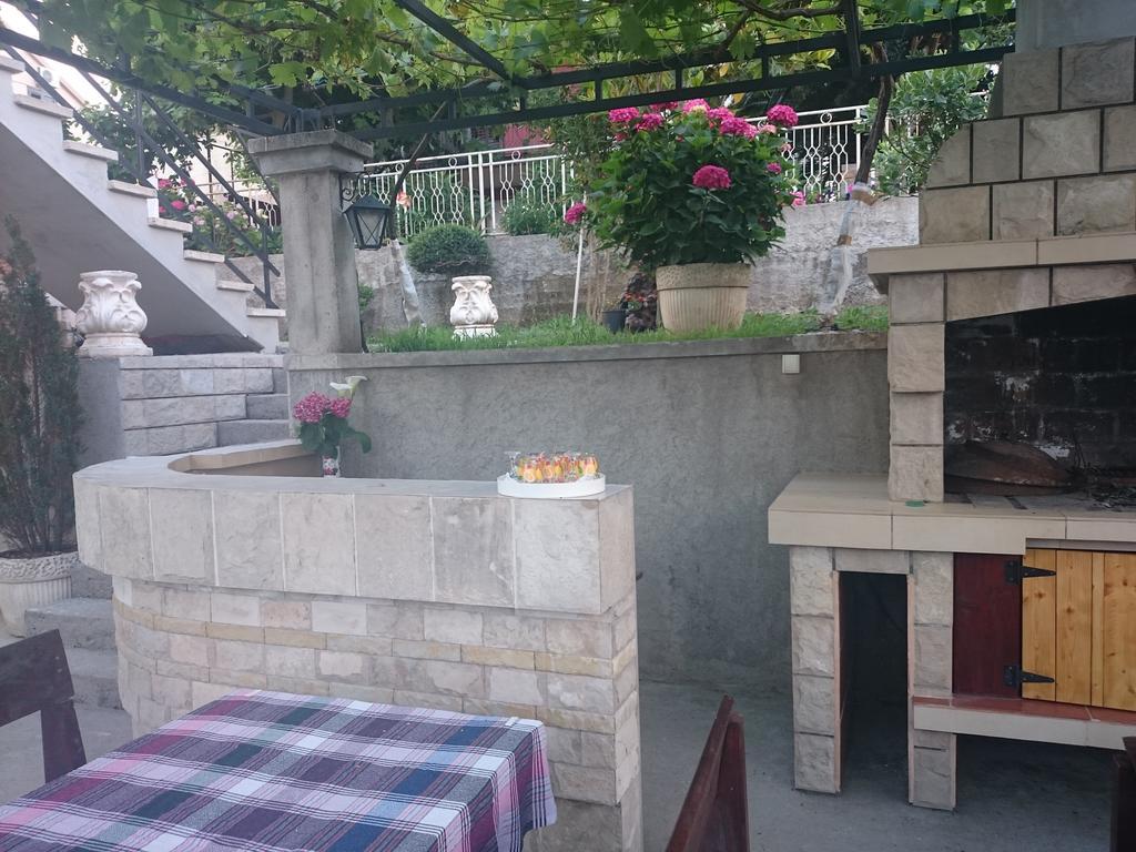 Apartments Sandra 티바트 외부 사진