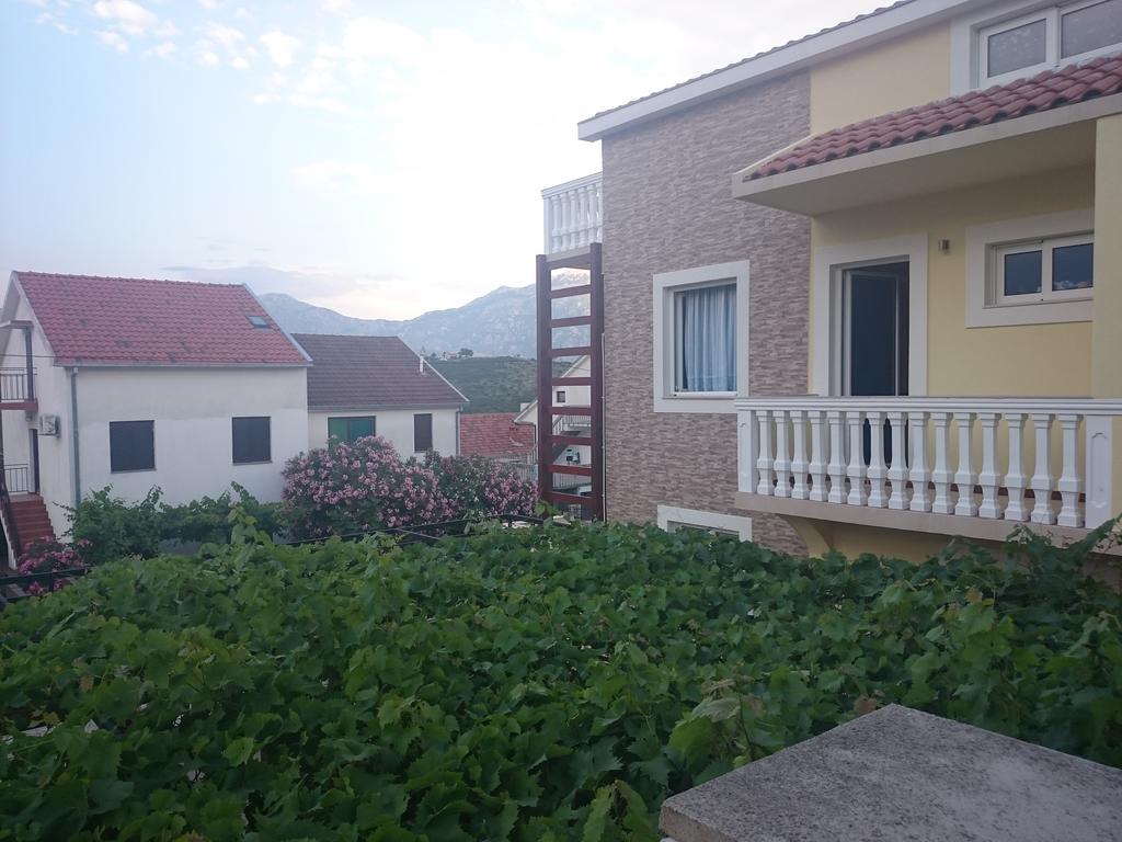 Apartments Sandra 티바트 외부 사진