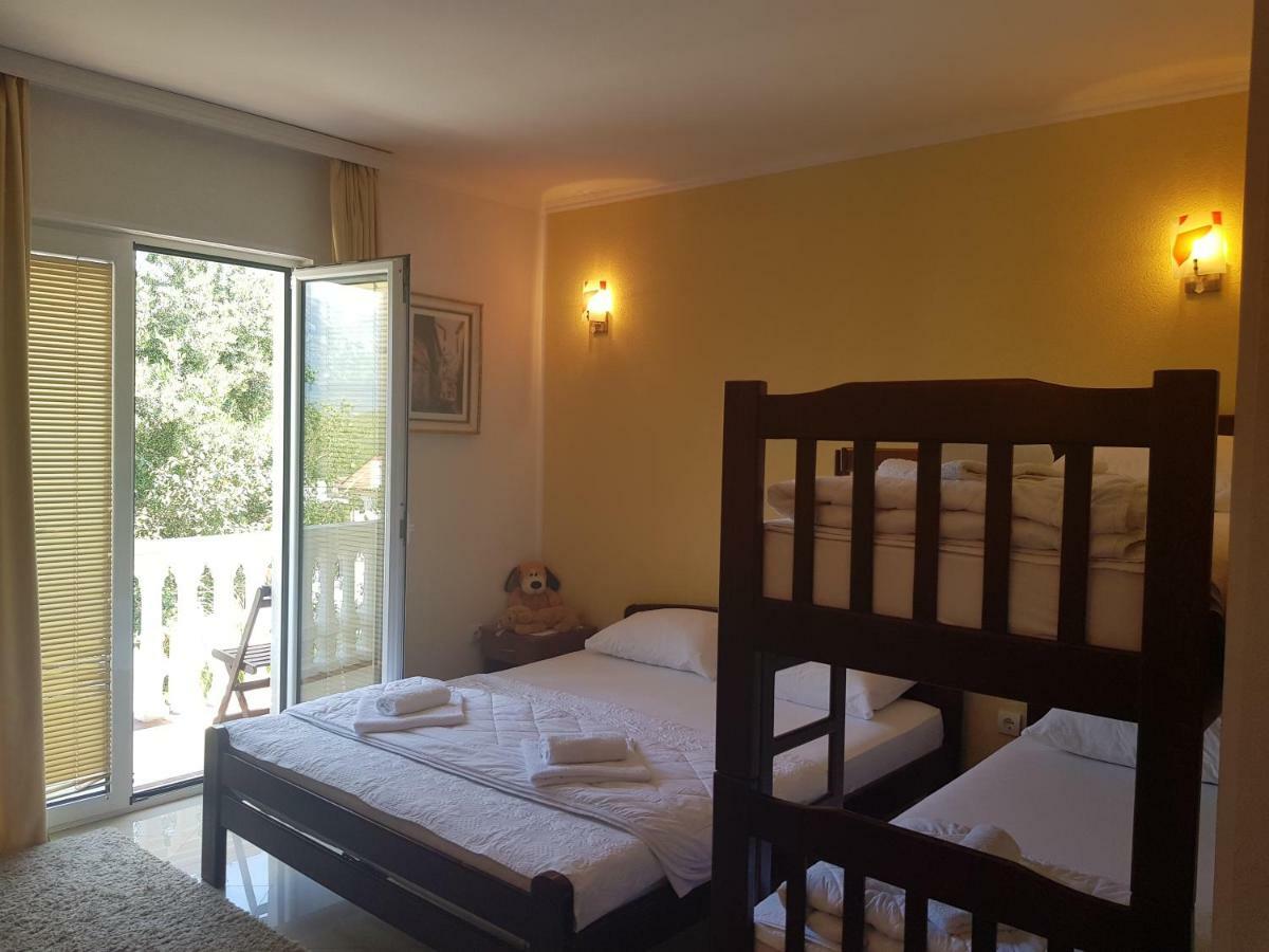 Apartments Sandra 티바트 외부 사진